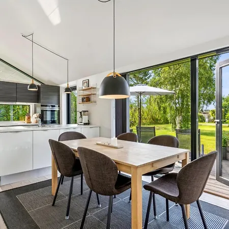 Yukon - 150m From The Sea By Interhome